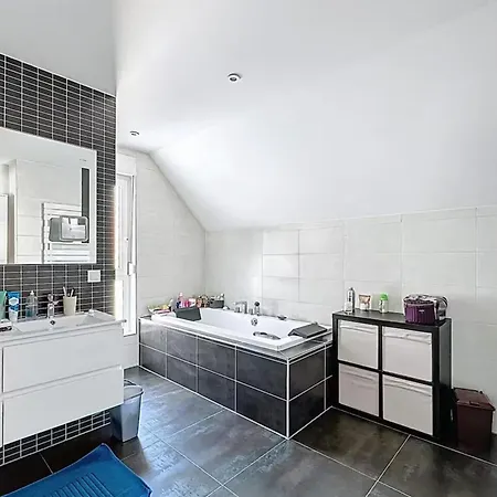 House With Private Pool And Garden In Gougenheim
